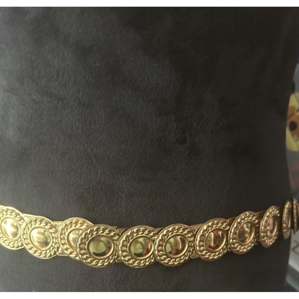 Vintage Gold‎ Tone Round Dish Stretch Belt 39” Relaxed